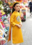 ao dai be gai theu song ngu 3