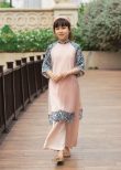 ao dai cho be gai an nhien